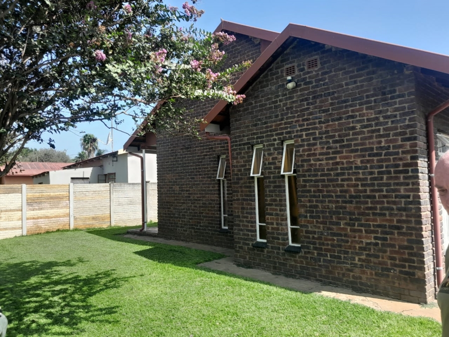 4 Bedroom Property for Sale in Oos Einde North West